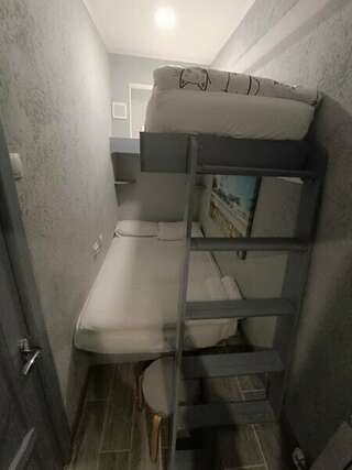 Гостиница Арт Галактика Москва Трехместный номер - капсула с двухъярусной кроватью без окна-6