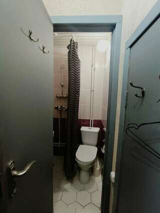 Гостиница Арт Галактика Москва Стандартный номер с двуспальной кроватью и душем-6