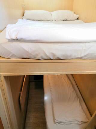 Гостиница Арт Галактика Москва Стандартный номер с двуспальной кроватью и душем-9