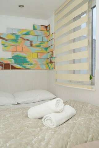 Гостиница Арт Галактика Москва Небольшой двухместный номер с 1 кроватью и душем и телевизором-9