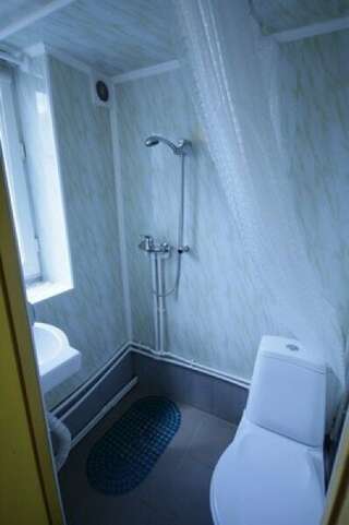 Гостиница Арт Галактика Москва Небольшой двухместный номер с 1 кроватью и душем и телевизором-6