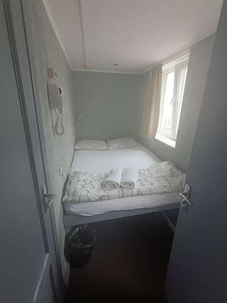 Гостиница Арт Галактика Москва Двухместный номер - капсула с душем и туалетом-5