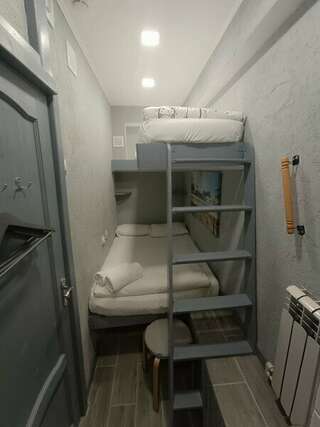 Гостиница Арт Галактика Москва Трехместный номер - капсула с двухъярусной кроватью без окна-3