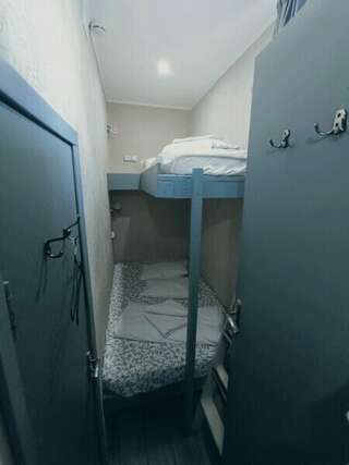 Гостиница Арт Галактика Москва Стандартный номер с двуспальной кроватью и душем-3